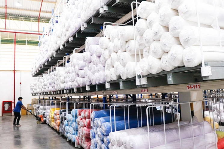 Cost-effective fabric polyester fabric a good choice for those who are on a budget